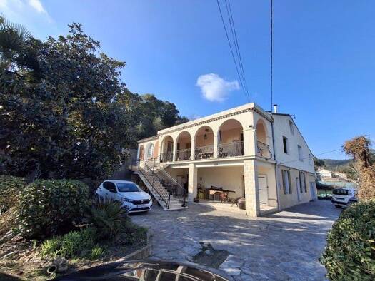 Maison à vendre 450 000 € 8 pièces 5 chambres 150 m² 8 160 m² de terrain Saint-Ambroix 30500