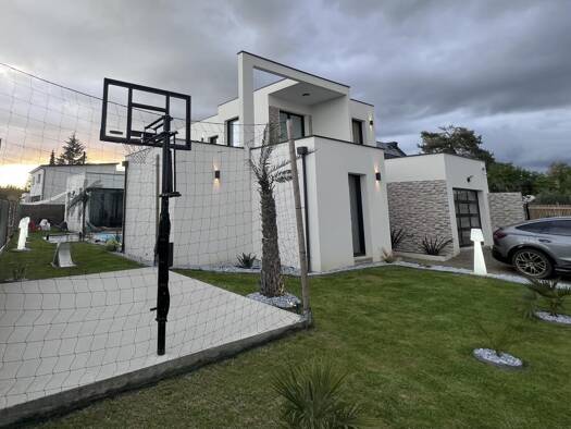 Maison de ville à vendre 745 500 € 8 pièces 4 chambres 201 m² 600 m² de terrain Centre Cesson-Sévigné 35510