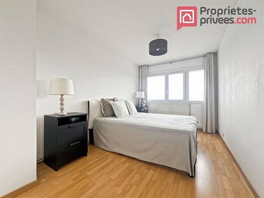 Appartement à vendre 129 900 € 3 pièces 2 chambres 69 m² RDC Hôtel de Ville Mons-en-Barœul 59370