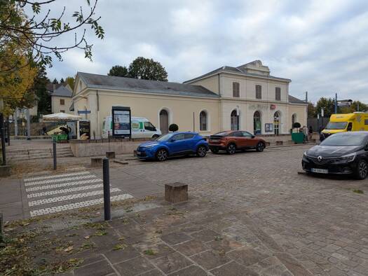 Appartement à louer 665 € 2 pièces 1 chambre 40 m² RDC/2 Épernon 28230