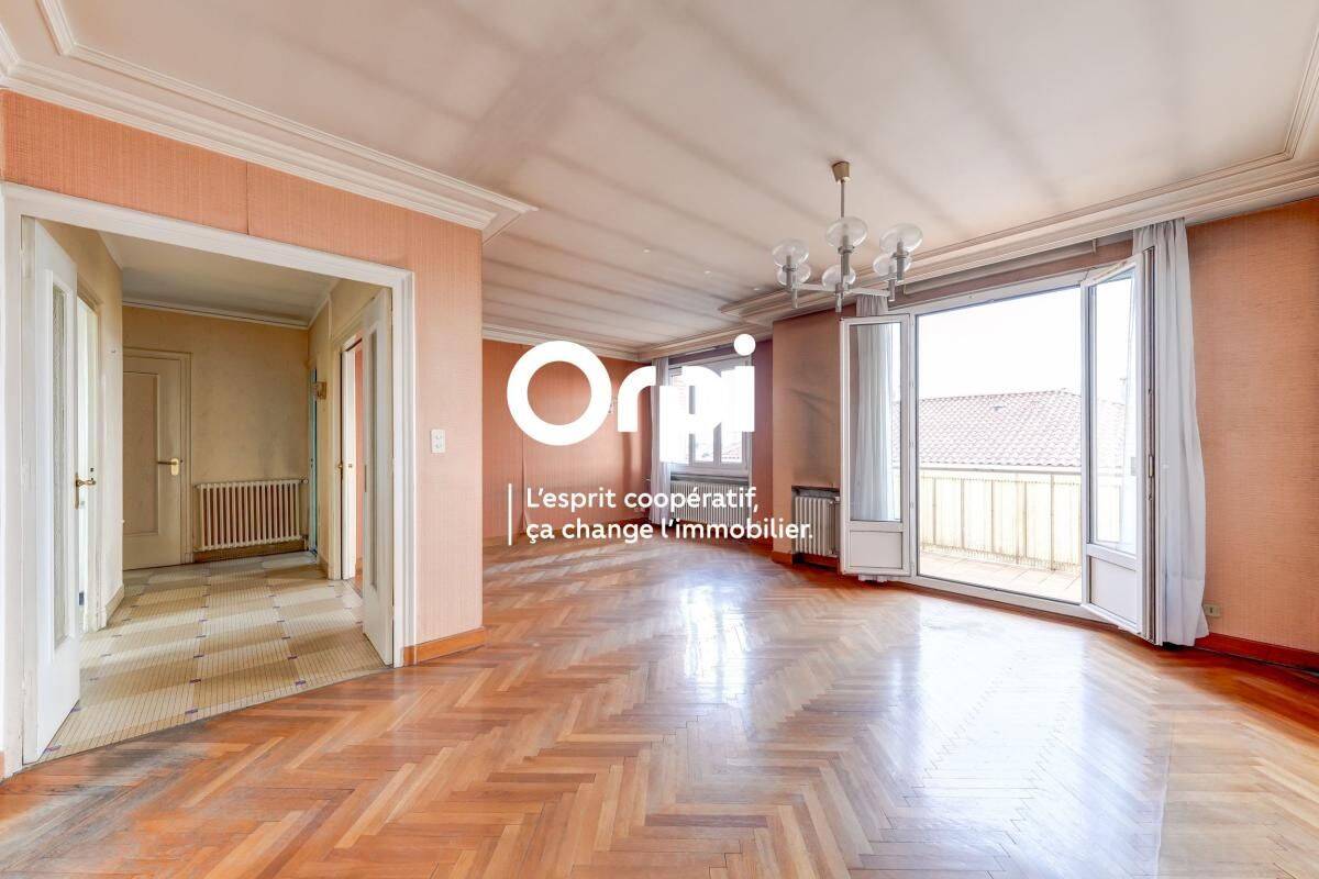 Appartement 5 pièces 103 m² · à Villeurbanne · 103 m² · 240 000 €
