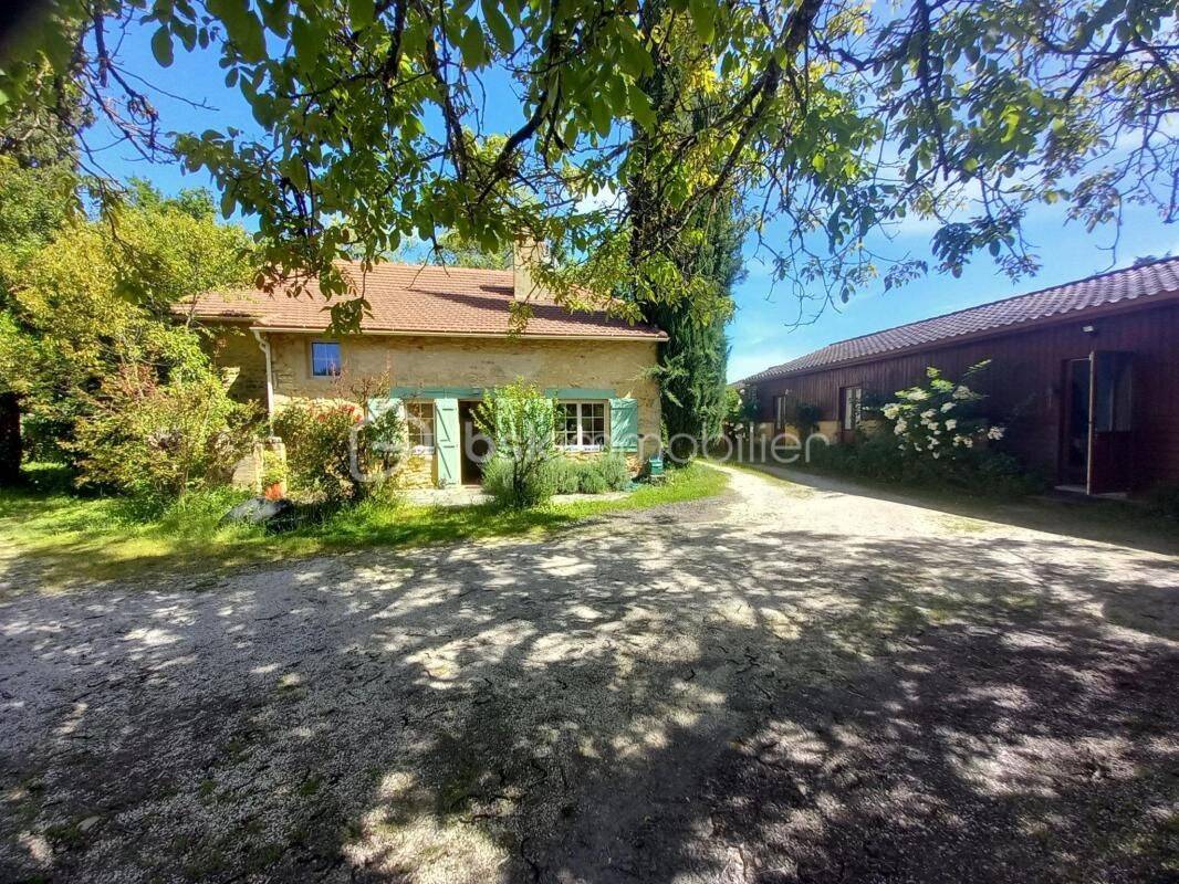 Maison 10 pièces 265 m² · à Prats-du-Périgord · 265 m² · 370 000 €