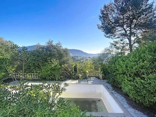 Maison à vendre 1 102 500 € 6 pièces 3 chambres 145 m² 1 300 m² de terrain Nice 06000