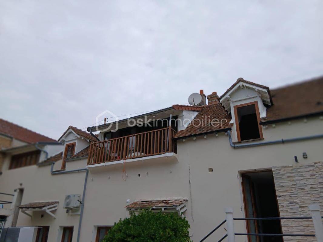 Maison 8 pièces 149 m² · à Vaux-le-Pénil · 149 m² · 389 000 €