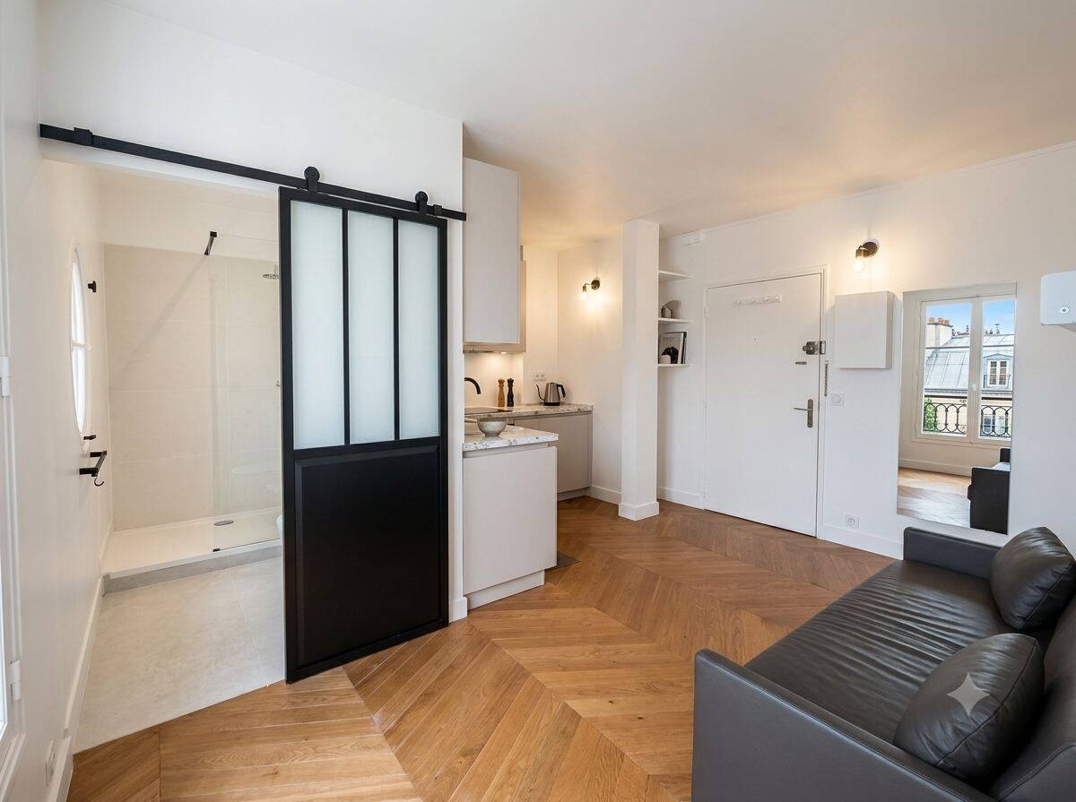 Appartement 1 pièce 20 m² · à Paris 7ème Arrondissement · 19,5 m² · 1 525 €/mois