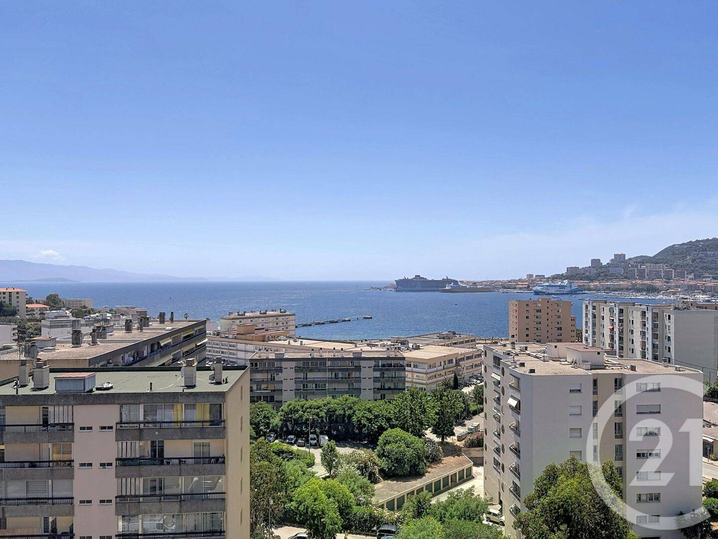 Appartement 3 pièces 80 m² · à Ajaccio · 79,8 m² · 265 000 €