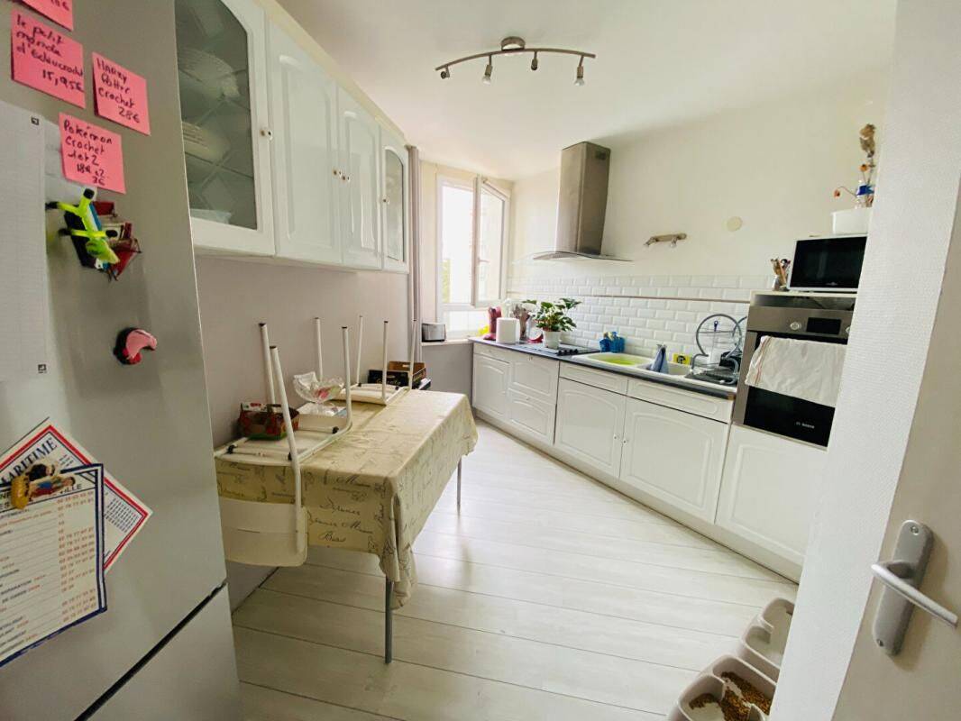 Appartement 3 pièces 67 m² · à Le Petit-Quevilly · 67 m² · 82 000 €