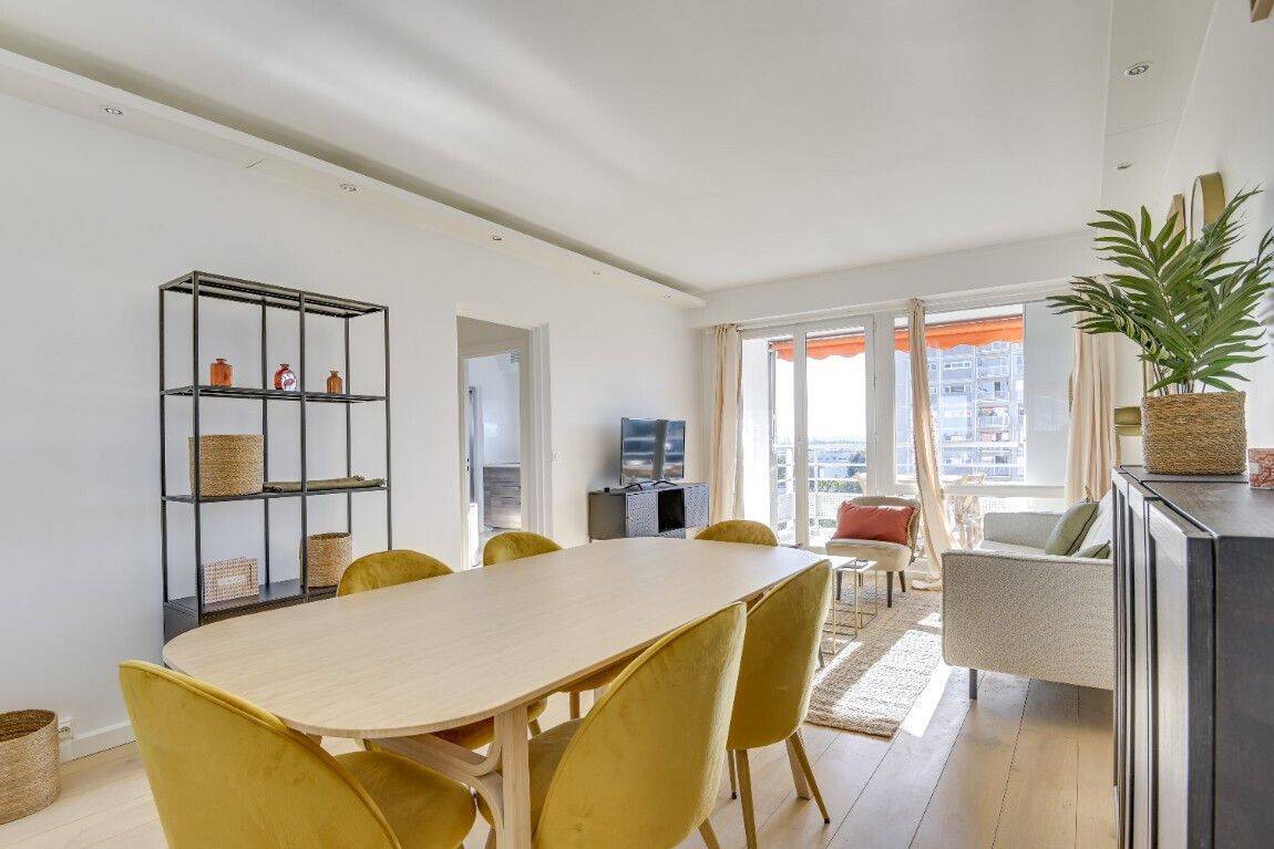 6 pièces 121 m² · à Massy · 121 m² · 610 €