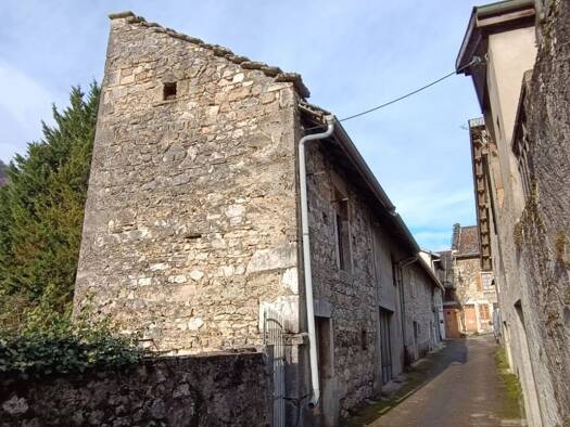 Maison à vendre 30 000 € 2 pièces 1 chambre Rossillon 01510