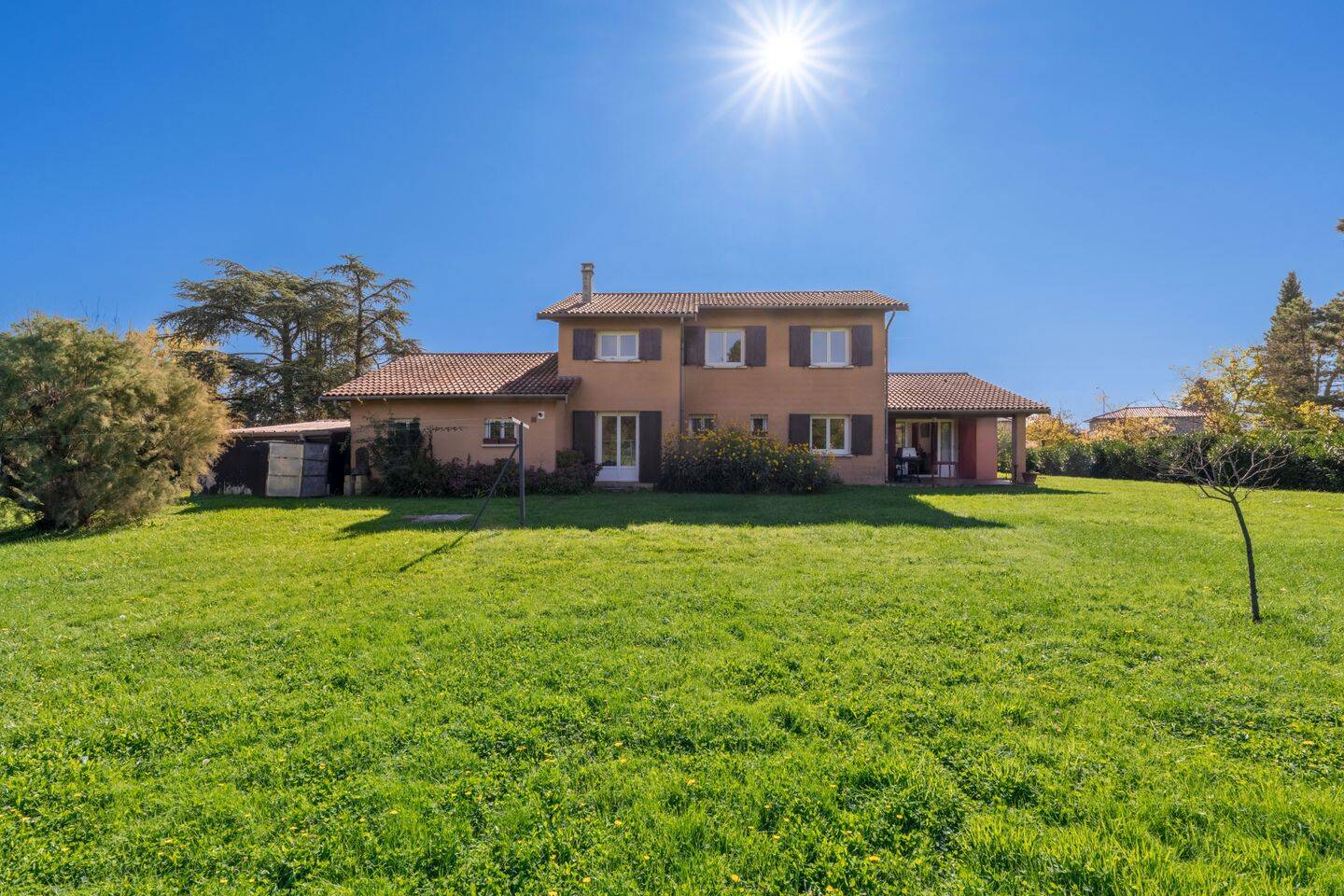 Maison 7 pièces 180 m² · à Chazay-d'Azergues · 180 m² · 450 000 €