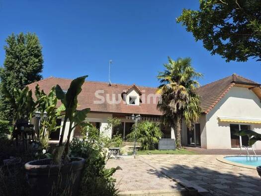 Maison à vendre 345 000 € 13 pièces 4 chambres 235 m² 2 130 m² de terrain Orchamps 39700