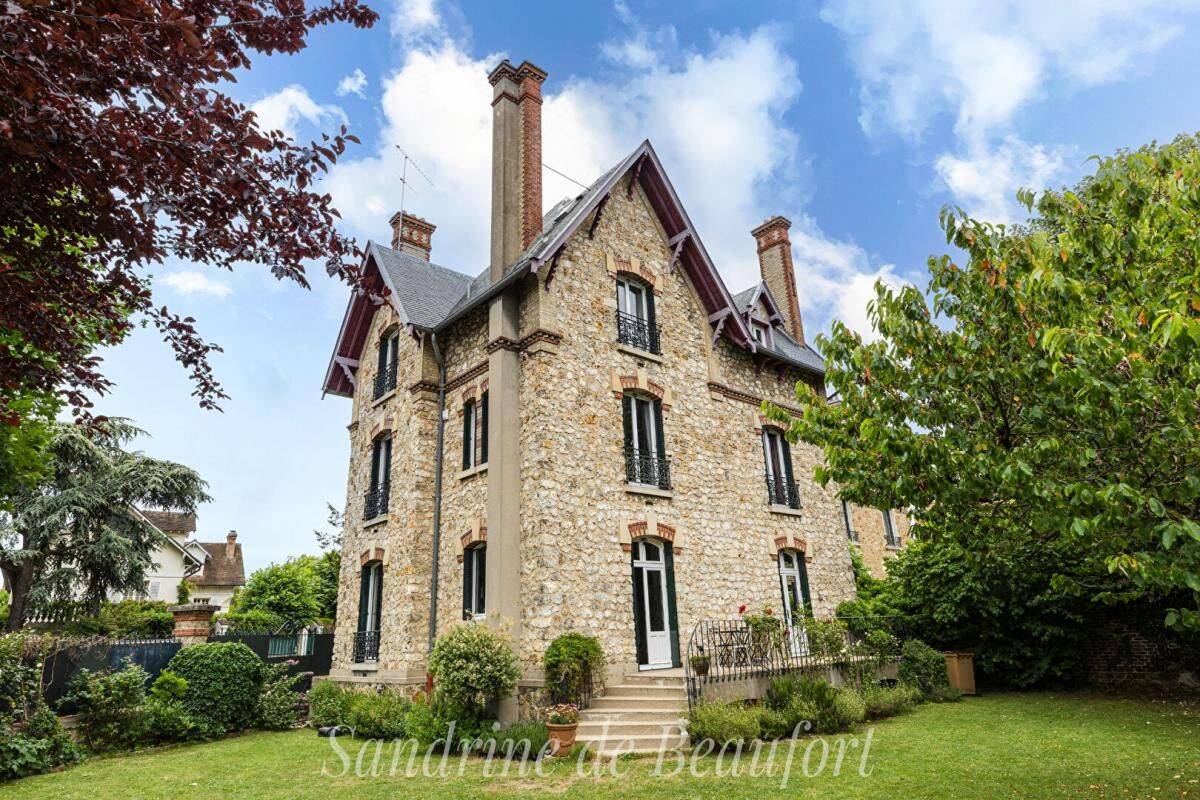 Maison 12 pièces 308 m² · à Versailles · 308 m² · 2 495 000 €