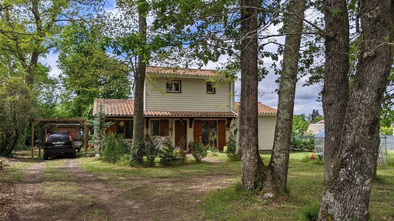 Maison 6 pièces 120 m² · à Castelnau-de-Médoc · 120 m² · 1 350 €