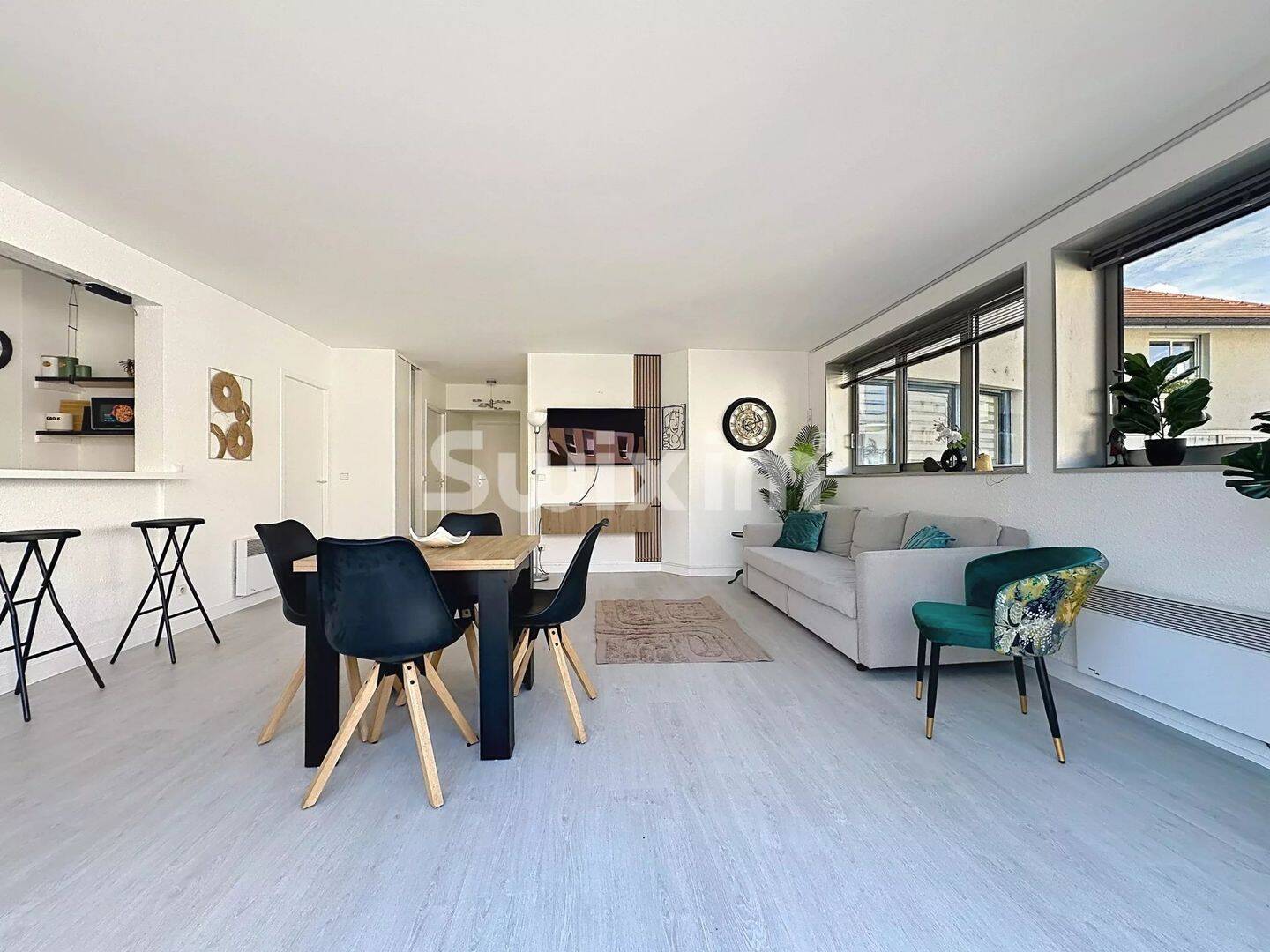 Appartement 3 pièces 71 m² · à Ferney-Voltaire · 71,1 m² · 2 100 €