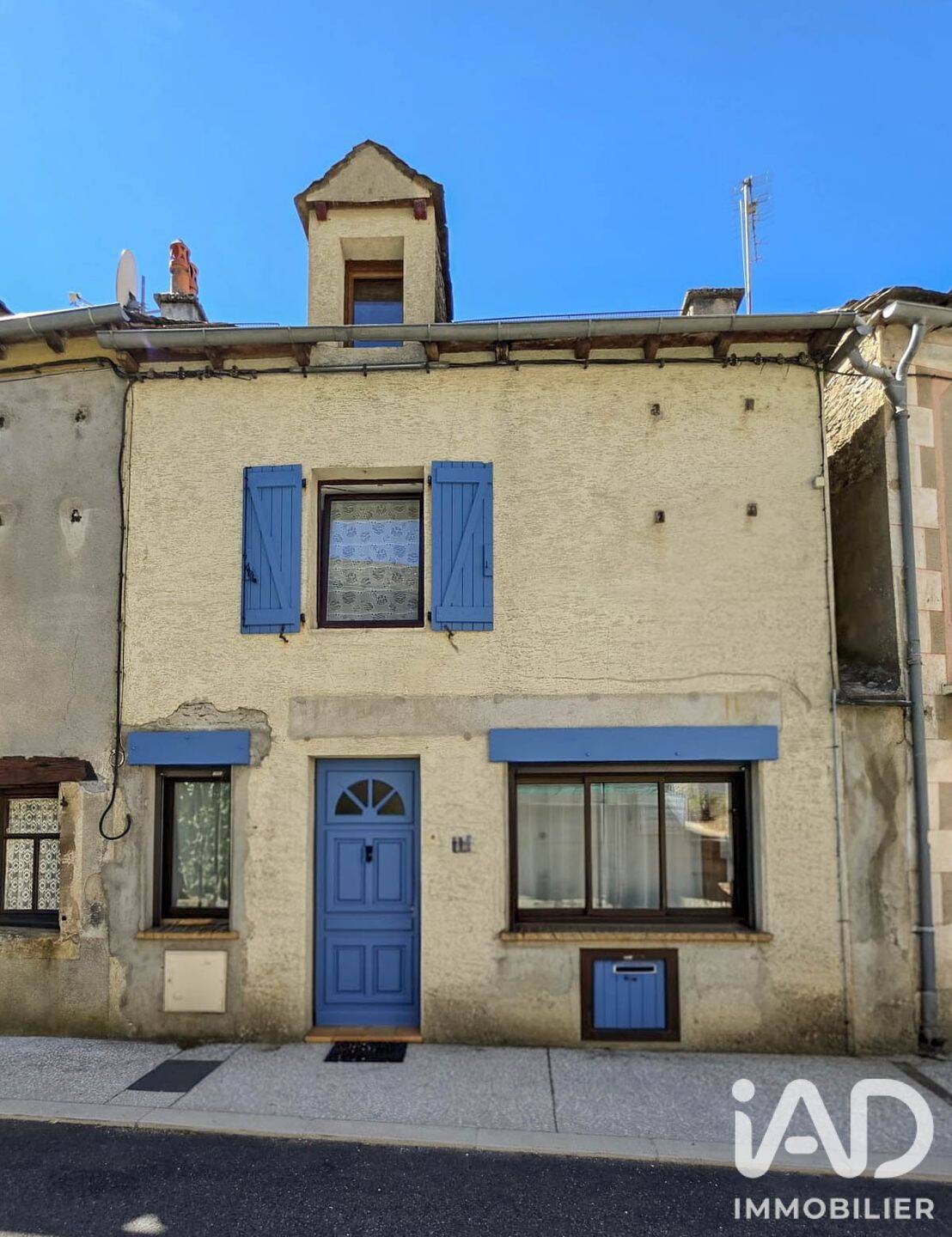 Maison 5 pièces 130 m² · à Salles-Curan · 130 m² · 153 000 €