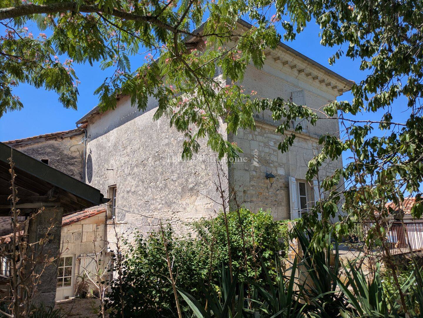 Maison 8 pièces 210 m² · à Mareuil en Périgord · 210 m² · 296 000 €