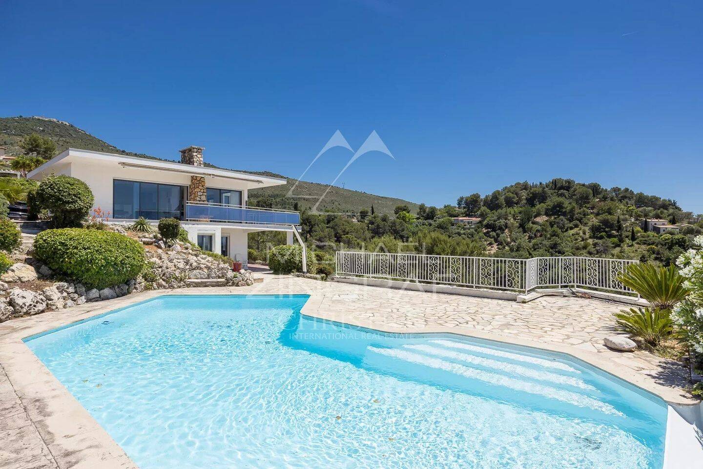Maison 7 pièces 217 m² · à Colomars · 217 m² · 1 350 000 €