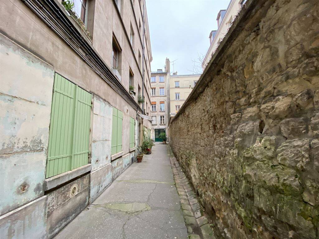 Appartement 2 pièces 30 m² · à Paris 10ème Arrondissement · 30 m² · 1 050 €