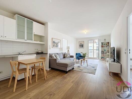 Appartement à vendre 129 900 € 3 pièces 2 chambres 60 m² 3ème étage Ermitage-Nacelle Papeterie Corbeil-Essonnes 91100