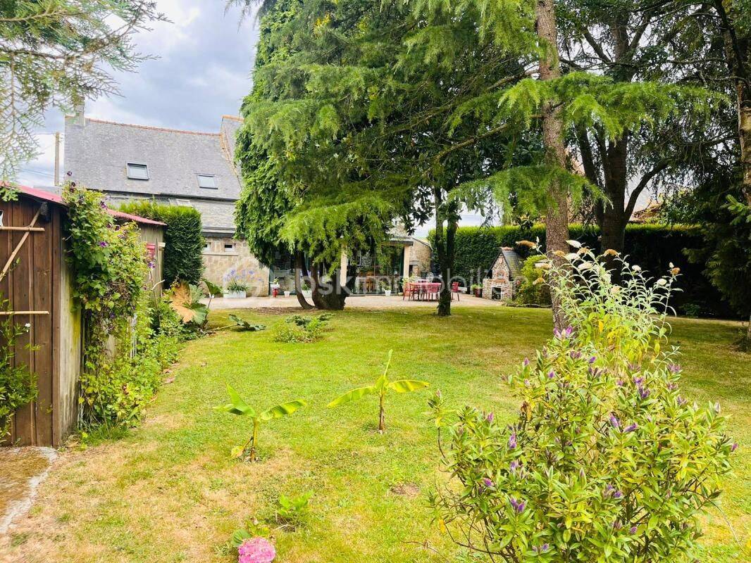 Maison 6 pièces 141 m² · à Val-Couesnon · 141 m² · 261 000 €