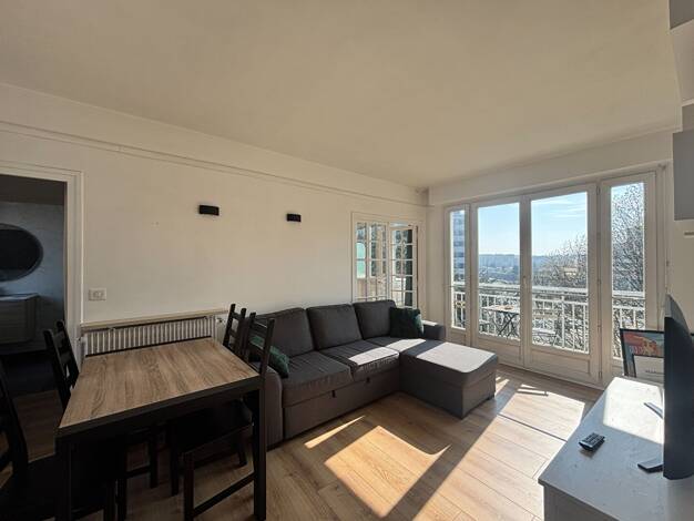 Appartement à louer 1 445 € 2 pièces 1 chambre 44 m² Étage 4/5 La Fontaine-Parc des Sceaux-Croix de Berny-Centre Ville Antony 92160