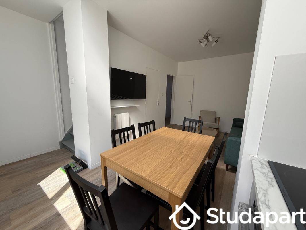1 pièce 11 m² · à Croix · 11 m² · 500 €