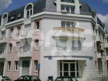 Appartement 1 pièce 28 m² · à Pontoise · 28 m² · 654 €