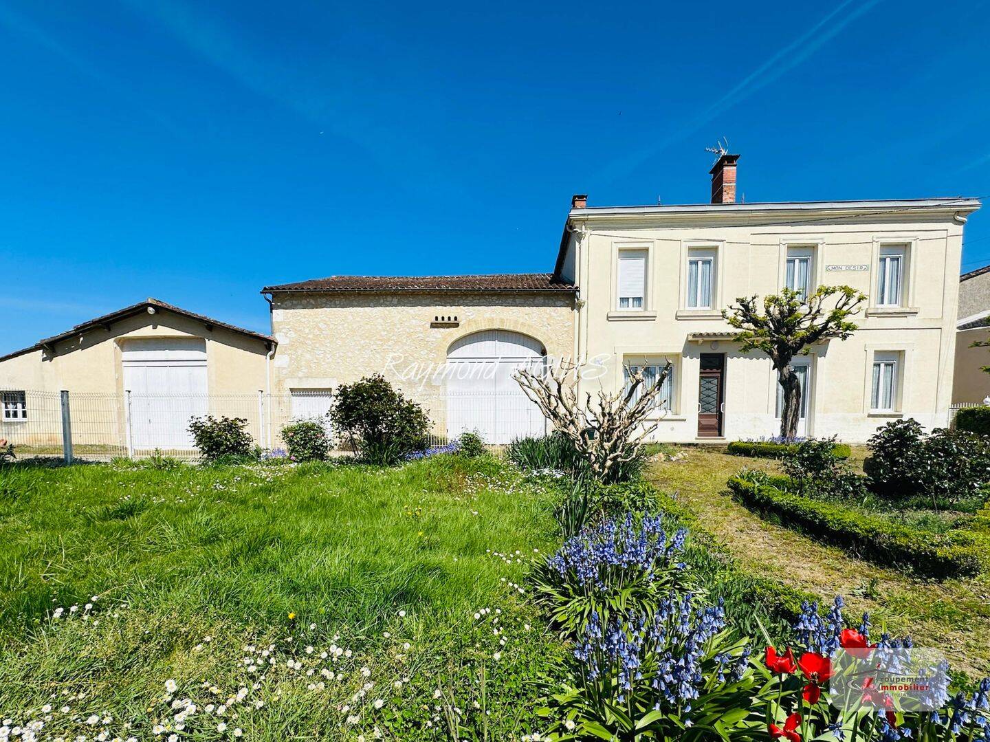Maison 13 pièces 310 m² · à Saint-Antoine-de-Breuilh · 310 m² · 399 000 €