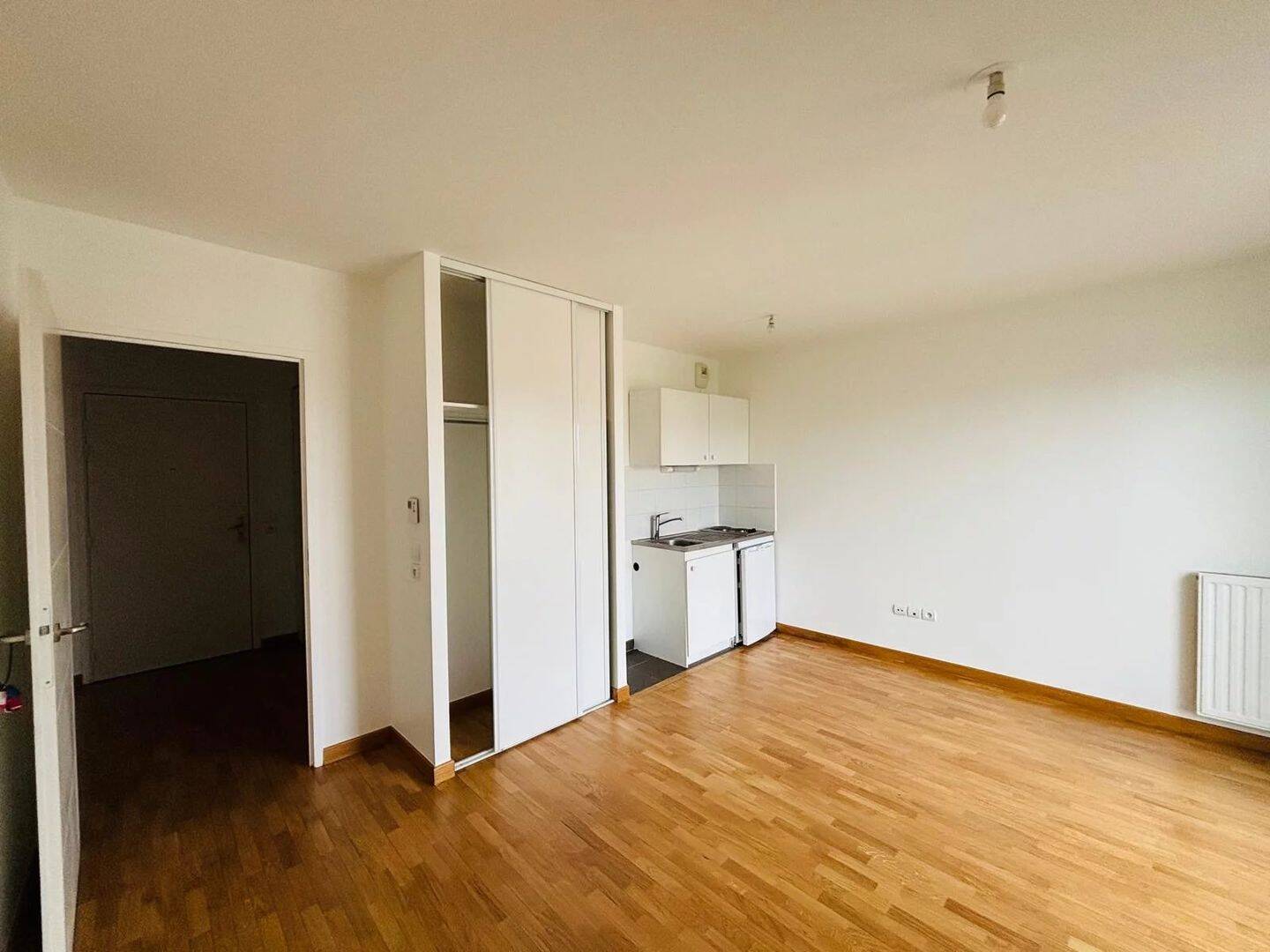 Appartement 1 pièce 27 m² · à Vélizy-Villacoublay · 26,8 m² · 900 €