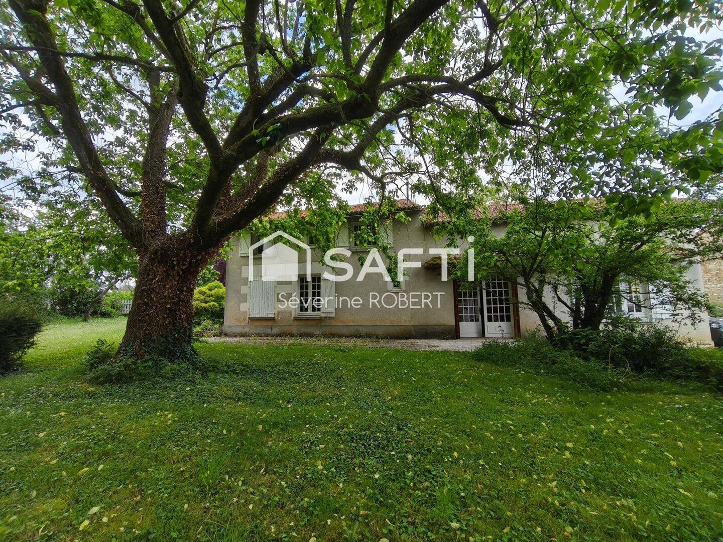 Maison 4 pièces 125 m² · à Saint-Jean-de-Sauves · 125 m² · 98 000 €