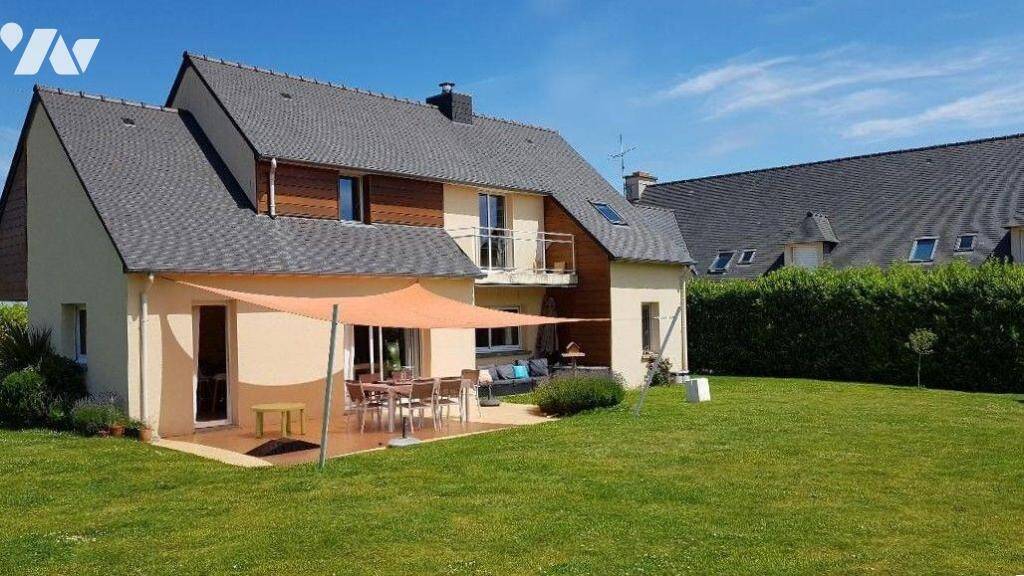 Maison 7 pièces 158 m² · à Saint-Coulomb · 158 m² · 698 140 €