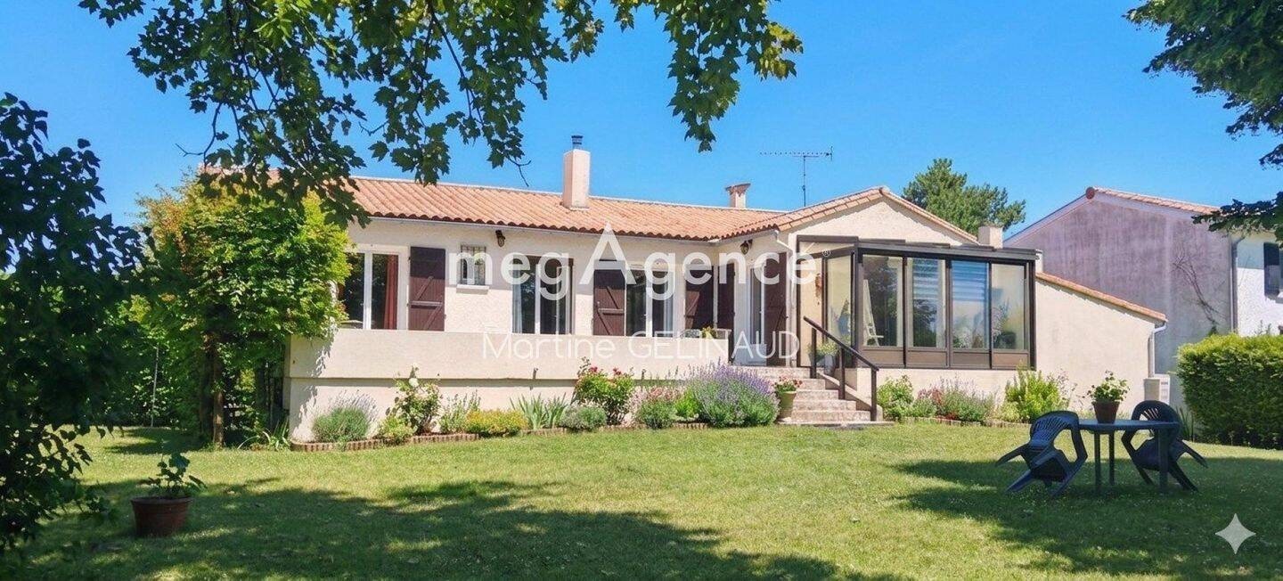 Maison 8 pièces 150 m² · à Les Gonds · 150 m² · 329 000 €