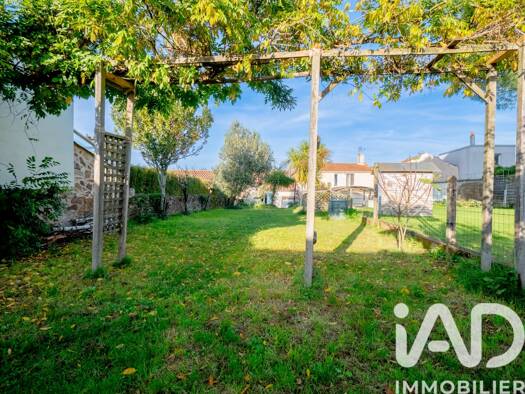 Maison à vendre 289 000 € 4 pièces 2 chambres 90 m² 330 m² de terrain Nord de la route de Bouguenais La Montagne 44620