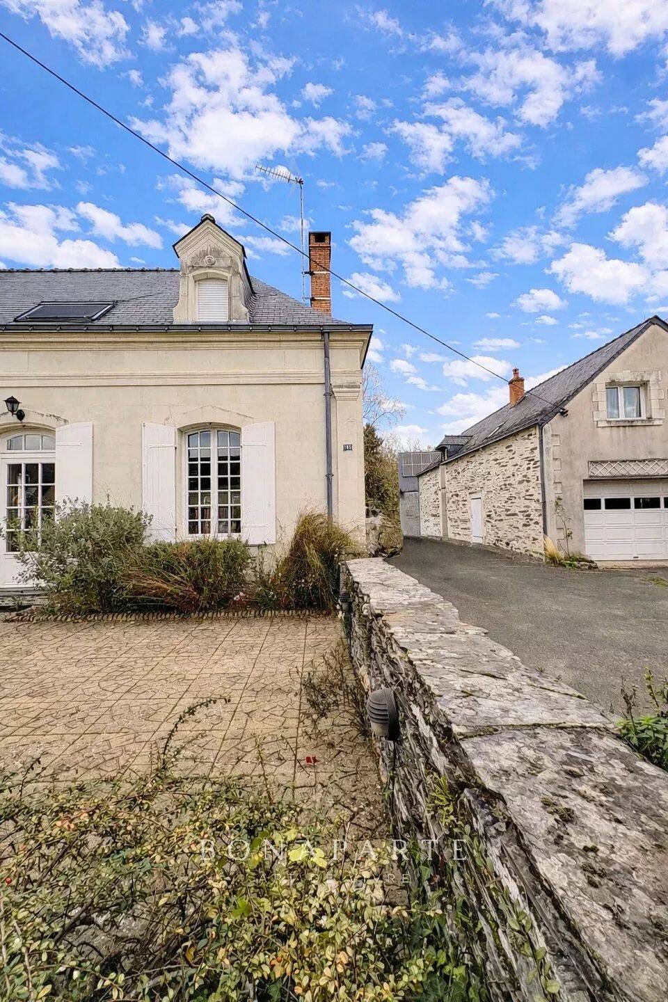 Maison 9 pièces 200 m² · à Loire-Authion · 200 m² · 444 000 €