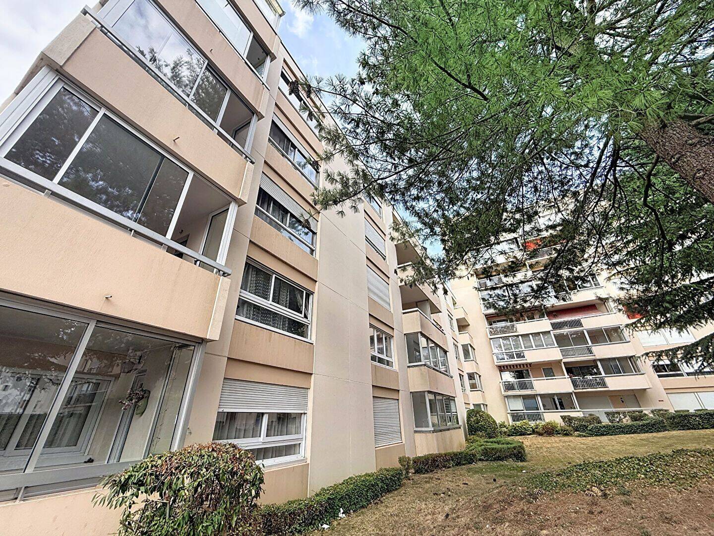 Appartement 3 pièces 61 m² · à Le Petit-Quevilly · 61,4 m² · 82 000 €