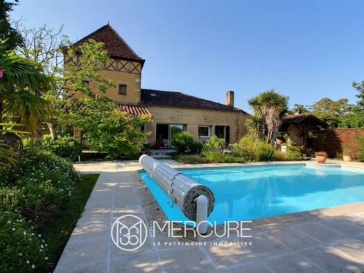 Maison à vendre 470 000 € 9 pièces 4 chambres 300 m² Nogaro 32110