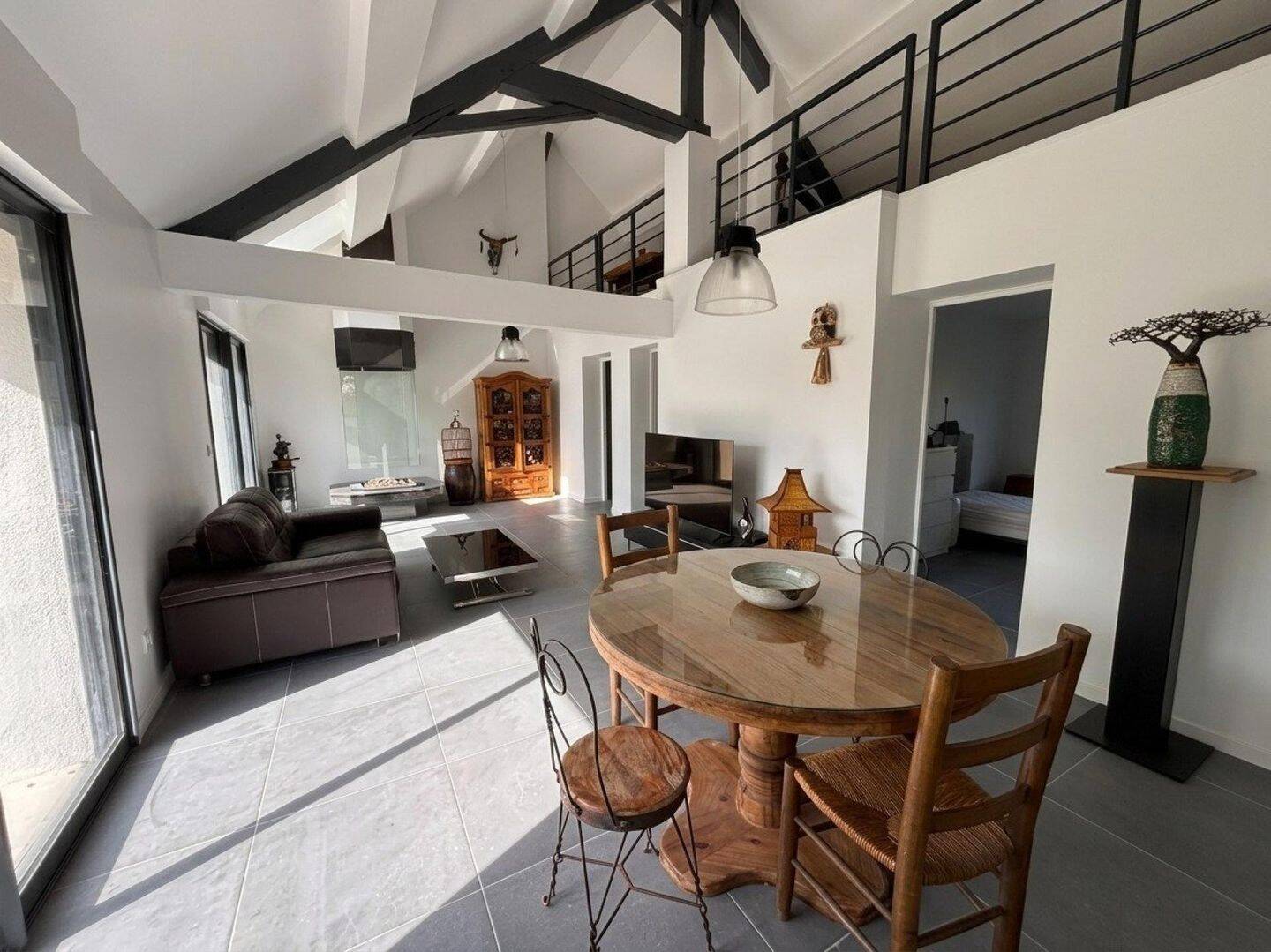 Maison 6 pièces 157 m² · à Sainte-Geneviève-des-Bois · 157 m² · 297 000 €