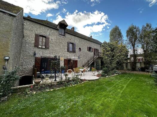 Maison à vendre 252 000 € 5 pièces 4 chambres 170 m² 838 m² de terrain Les Bordes 89500