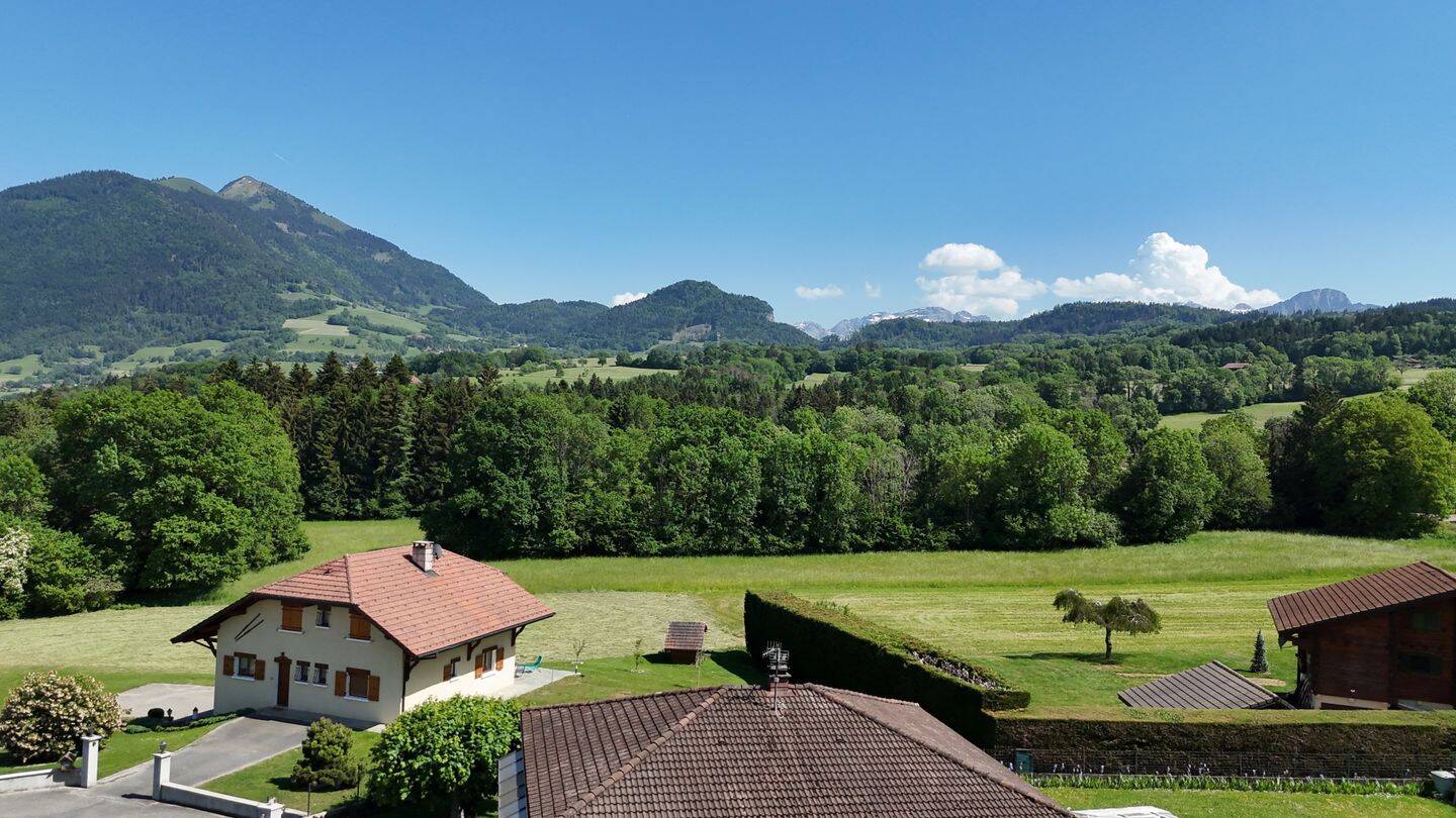 Maison 7 pièces 200 m² · à Peillonnex · 200 m² · 535 000 €