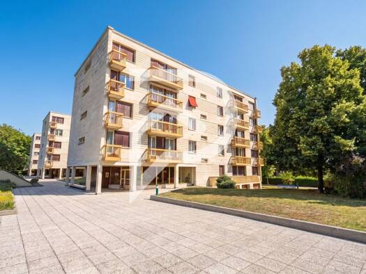 Appartement à vendre 302 000 € 4 pièces 2 chambres 78 m² RDC/4 Witold Marly-le-Roi 78160