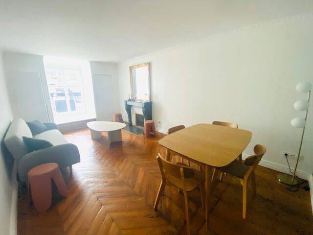 Appartement 3 pièces 65 m² · à Paris 10ème Arrondissement · 65 m² · 2 522 €/mois