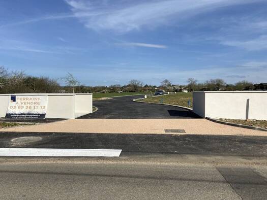 Terrain constructible viabilisé à vendre 140 000 € 1 019 m² de terrain Nord et Ouest Viriat 01440