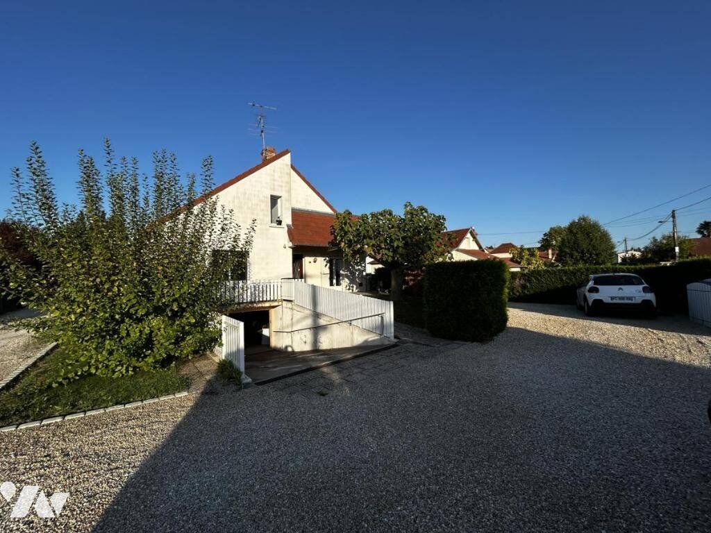 Maison 10 pièces 225 m² · à Orléans · 225 m² · 459 000 €