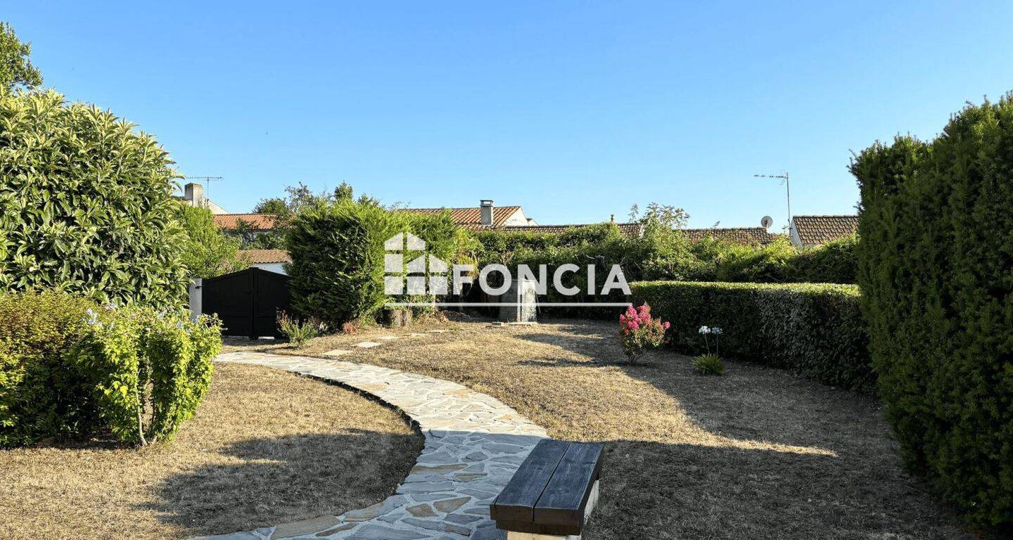 Maison 6 pièces 175 m² · à Salles-sur-Mer · 175,2 m² · 499 000 €