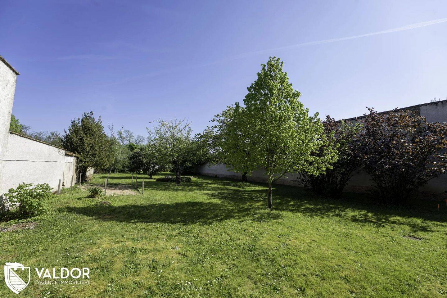 Appartement 6 pièces 143 m² · à Belleville-en-Beaujolais · 142,9 m² · 220 000 €