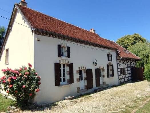 Villa à vendre 255 000 € 8 pièces 7 chambres 190 m² 2 885 m² de terrain Fays-la-Chapelle 10320