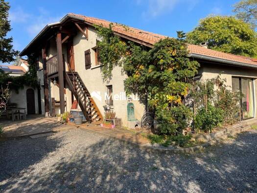 Pavillon à vendre 299 000 € 7 pièces 4 chambres 145 m² 854 m² de terrain Francheleins 01090