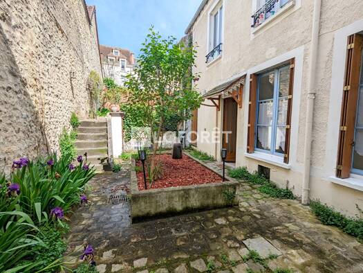 Appartement à louer 470 € 1 pièce 16 m² RDC Saint Gilles Étampes 91150