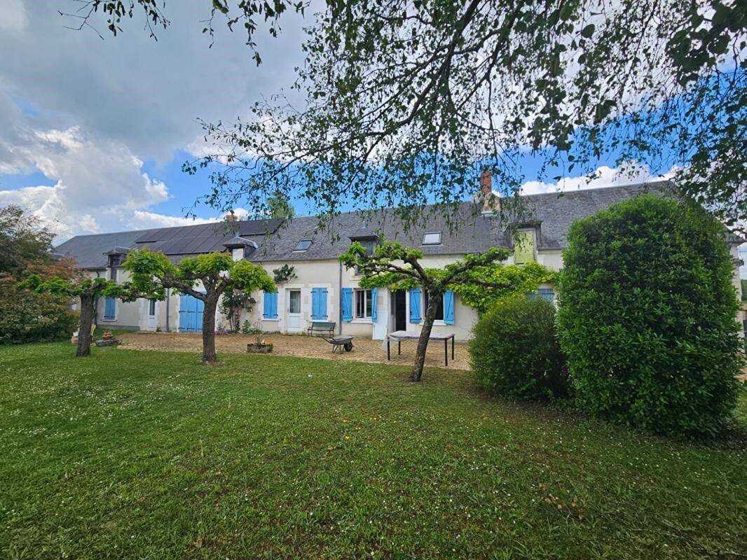 Maison 7 pièces 310 m² · à Sainte-Solange · 310 m² · 299 000 €