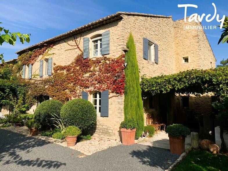 Mas à vendre 2 500 000 € 13 pièces 7 chambres 380 m² 20 000 m² de terrain Ménerbes 84560